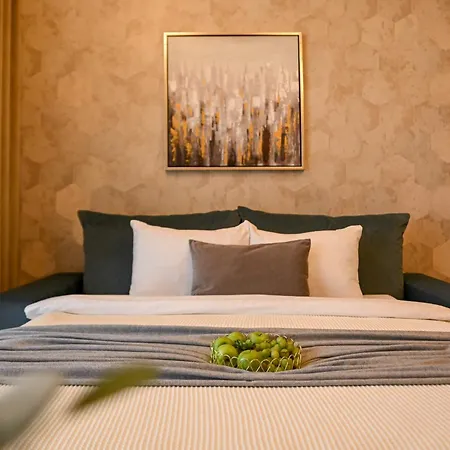 One Verdi Park Exclusive - Panoramic View & Private Parking 布加勒斯特