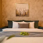 One Verdi Park Exclusive - Panoramic View & Private Parking Бухарест