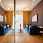 One Verdi Park Exclusive - Panoramic View & Private Parking Бухарест