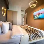 One Verdi Park Exclusive - Panoramic View & Private Parking Апартаменти