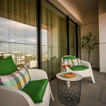 One Verdi Park Exclusive - Panoramic View & Private Parking Apartment Bukarest