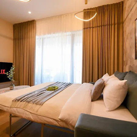 One Verdi Park Exclusive - Panoramic View & Private Parking Bukarest