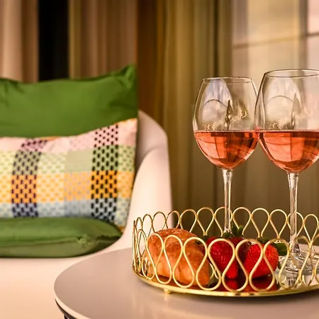 One Verdi Park Exclusive - Panoramic View & Private Parking Apartment *