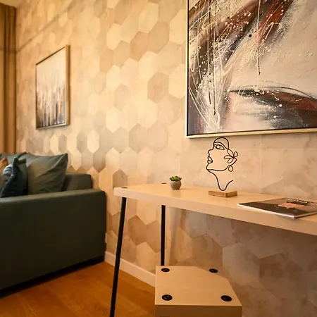 Apartament One Verdi Park Exclusive - Panoramic View & Private Parking *