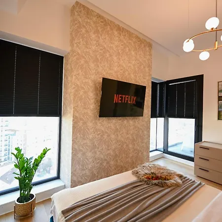 Apartament One Verdi Park Exclusive - Panoramic View & Private Parking *