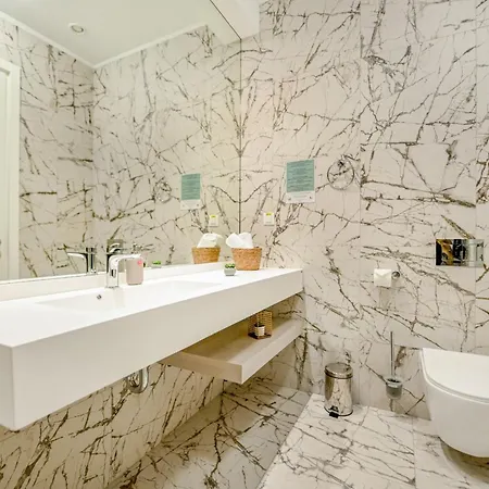 One Verdi Park Exclusive - Panoramic View & Private Parking * Bukarest