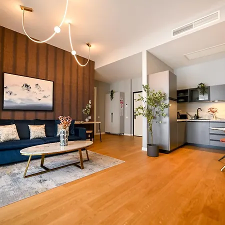 Apartment One Verdi Park Exclusive - Panoramic View & Private Parking Bukarest